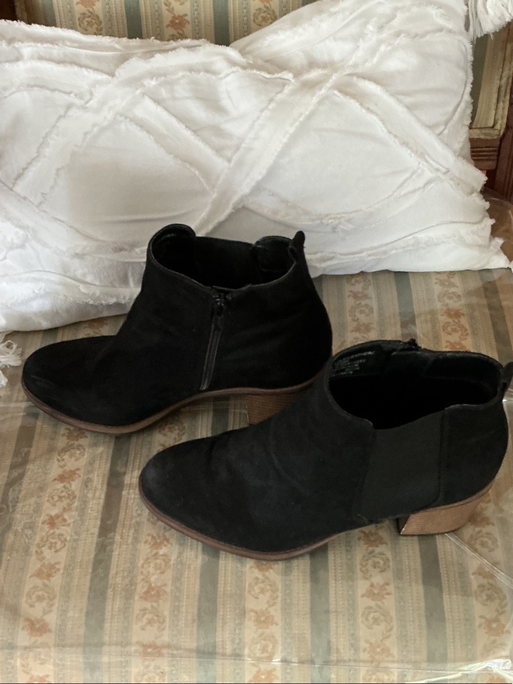 Kohl's Black Suede Ankle Booties